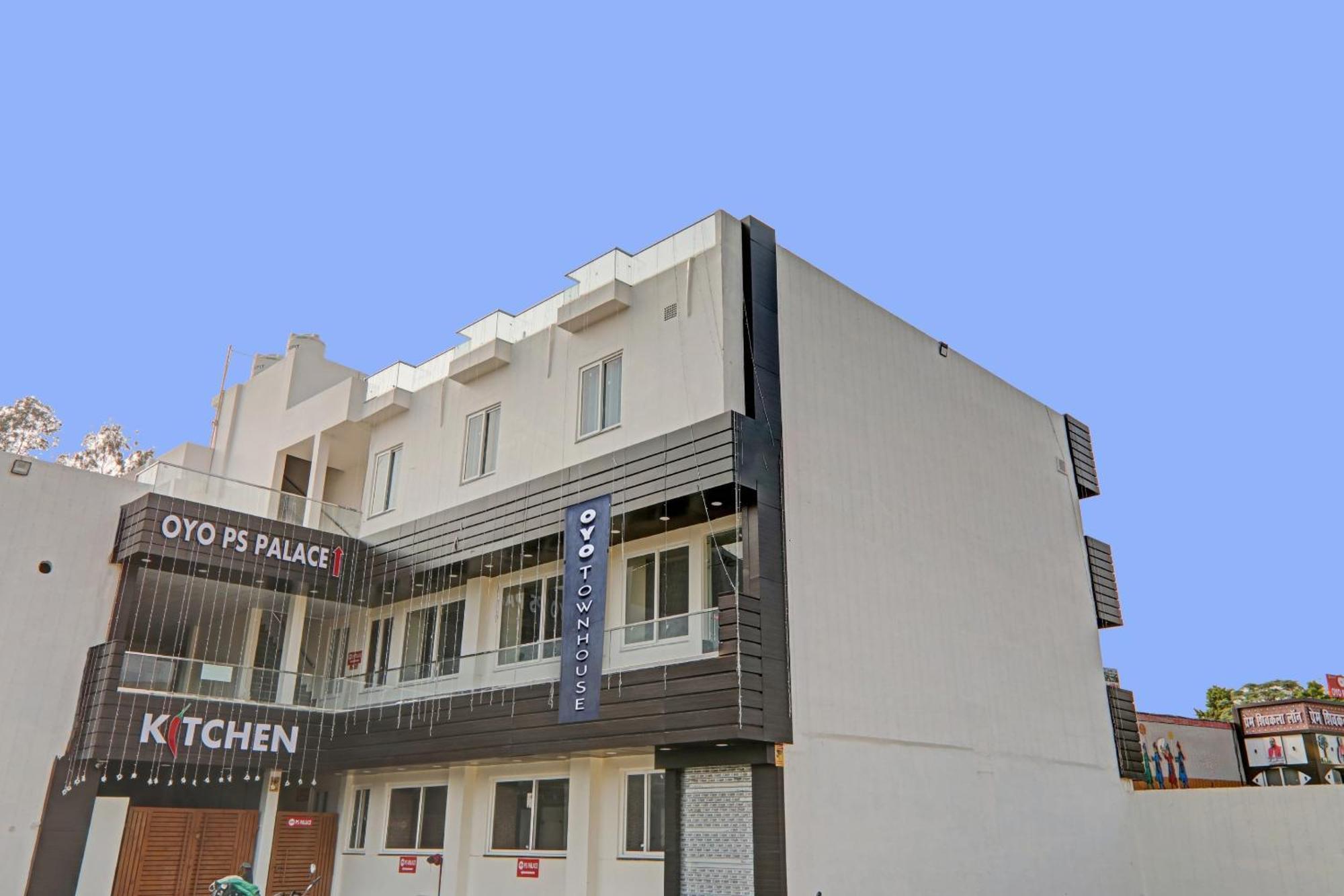 Townhouse P.S.Palace Near Amausi Metro Station 러크나우 외부 사진